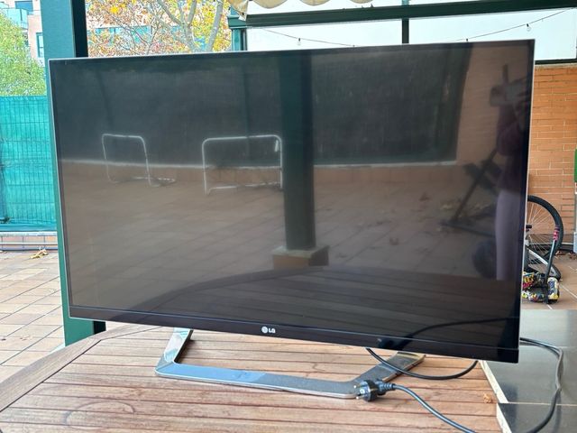 Televisión LG 42LM760S