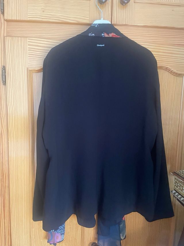 Chaqueta blazer Desigual con pañuelo T.46