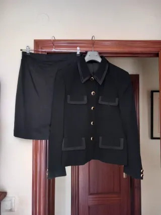 Traje lana Falda y Chaqueta Negro Talla 44