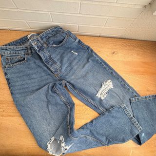 Pantalón vaquero Mango con rotos