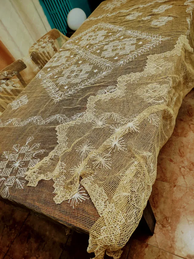 Colcha de red artesanal