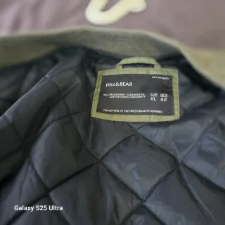 Cazadora Bomber Pull&Bear Verde