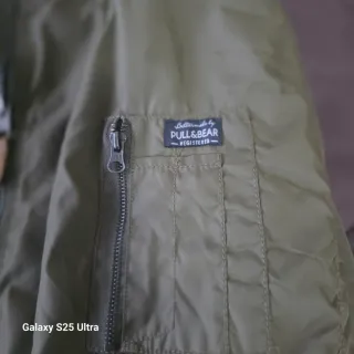 Cazadora Bomber Pull&Bear Verde