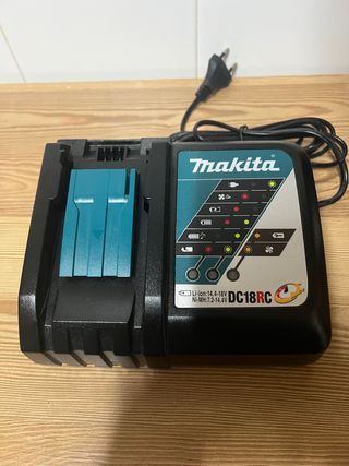 Cargador Makita DC18RC + 2 Baterías