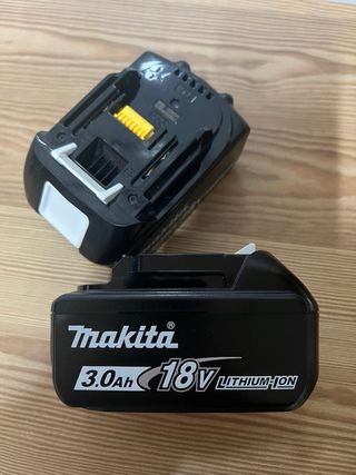 Cargador Makita DC18RC + 2 Baterías