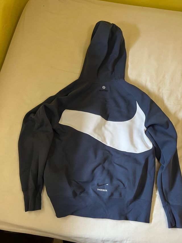 Sudadera Nike Swoosh Azul y Blanca