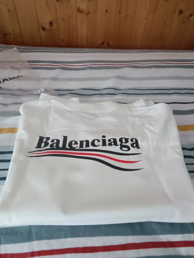 Camiseta valenciaga Blanca Nueva