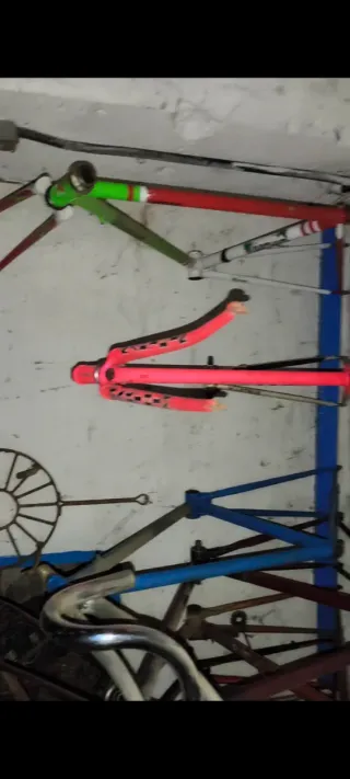 Bicicletas carretera clásicas y cuadros etc