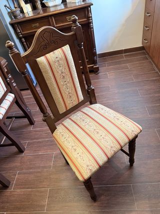 6 Sillas Clásicas Madera Tapizadas. Precio Total