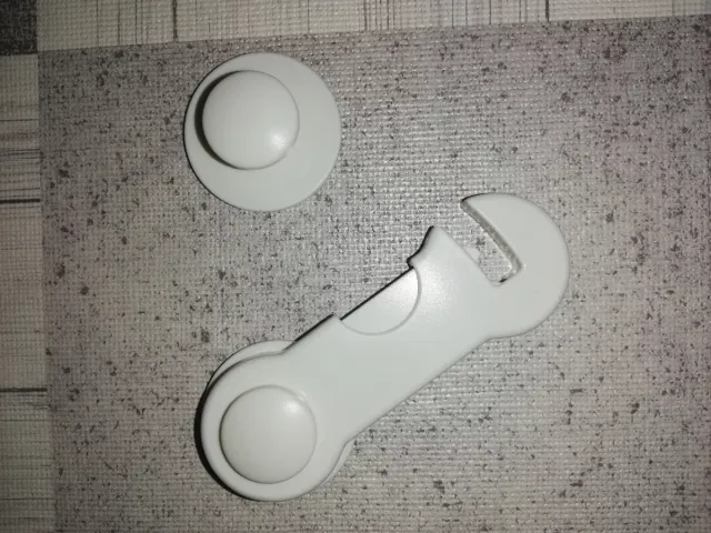 Cierres de seguridad y Protectores esquinas mesa