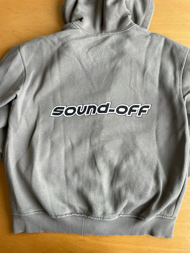 Sudadera Bershka gris con cremallera