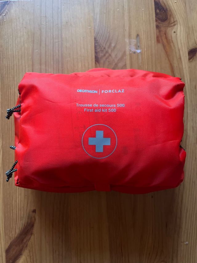 Botiquín primeros auxilios Decathlon Forclaz 500