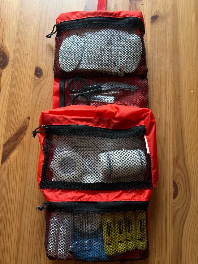 Botiquín primeros auxilios Decathlon Forclaz 500