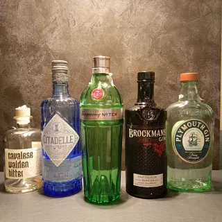 Bottiglie di vetro vuote per collezionismo