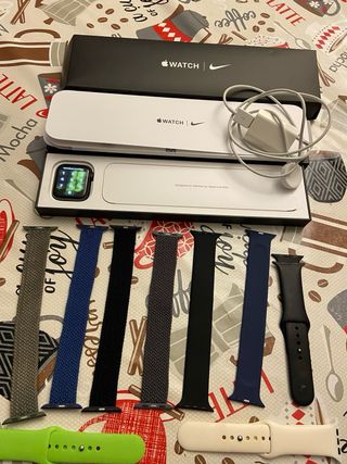 Apple Watch SE Nike 44mm Negro
