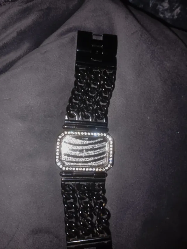 Reloj Guess Negro con Cristales