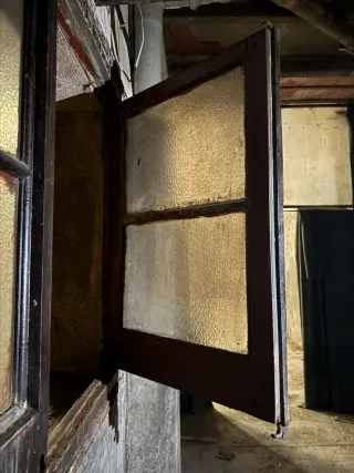 Porticones ventana madera cristal esmirilado