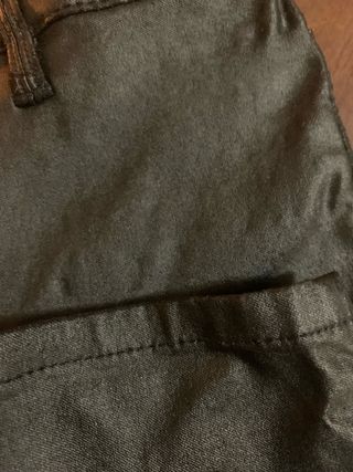 Pantalón cuero Elástico Stradivarius