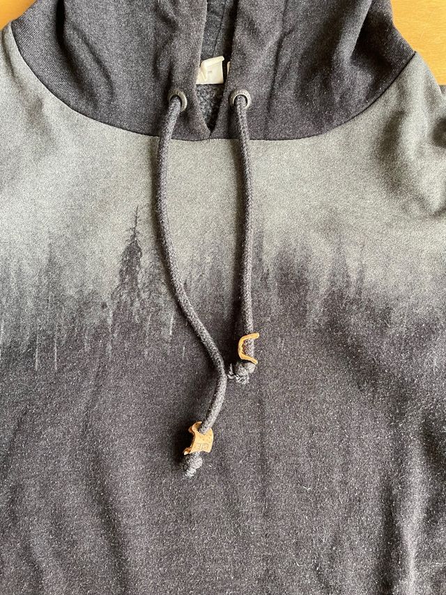 Sudadera con estampado de árboles