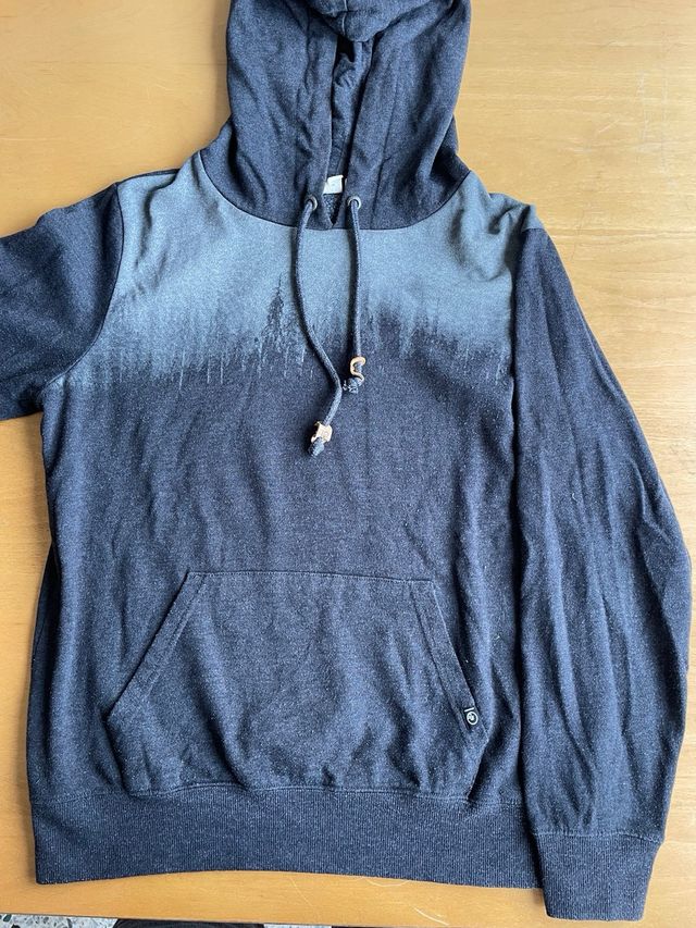 Sudadera con estampado de árboles