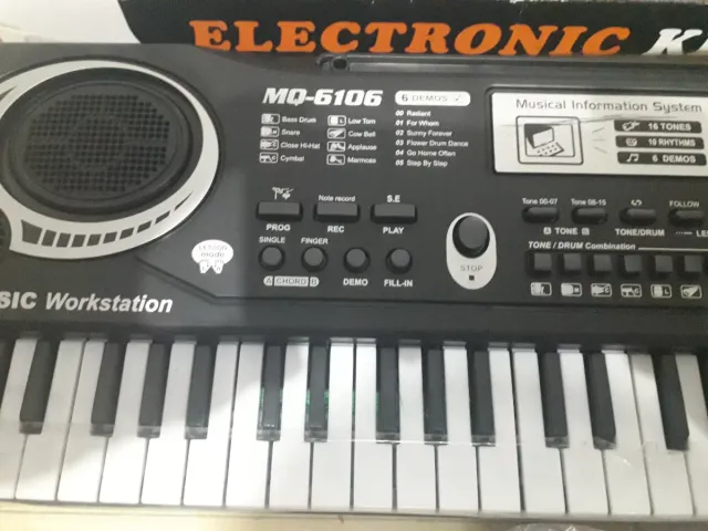 Teclado Electrónico 61 Teclas Micrófono