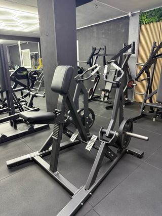 Máquina Remo Sentado Isolateral