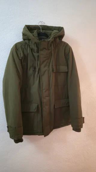 Casaco impermeável verde caqui