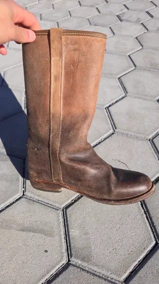 Botas de couro castanhas