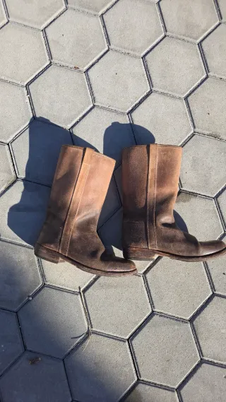 Botas de couro castanhas