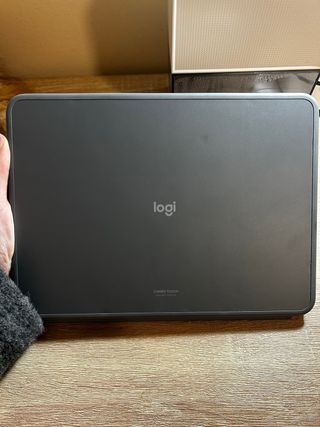 Logitech Combo Touch Teclado iPad Air 11 pulgadas