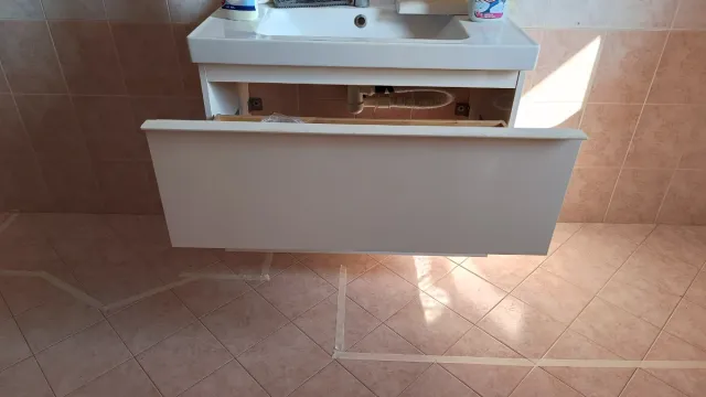 Mobile bagno sospeso bianco