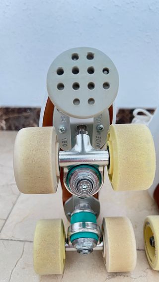 Pattini da pattinaggio artistico Risport Venus con piastra Roll Line Taglia 34 (225)