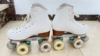 Pattini da pattinaggio artistico Risport Venus con piastra Roll Line Taglia 34 (225)