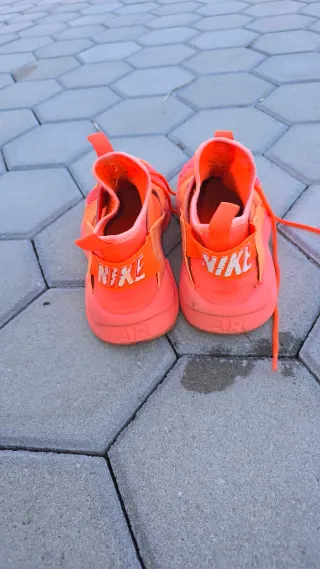 Tênis Nike Huarache Laranja Neon