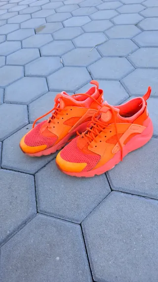 Tênis Nike Huarache Laranja Neon