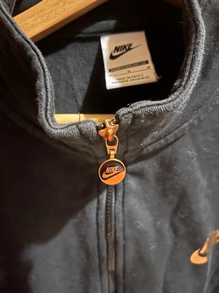 Sudadera Nike Negra Cremallera Dorada Talla M