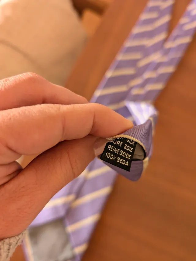 Corbata de seda morada y beige