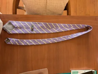 Corbata de seda morada y beige