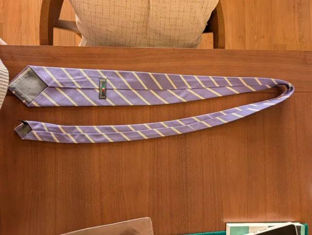 Corbata de seda morada y beige