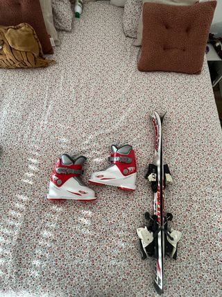 Botas Niños de esquí 228mm y esquís Atomic 80mm