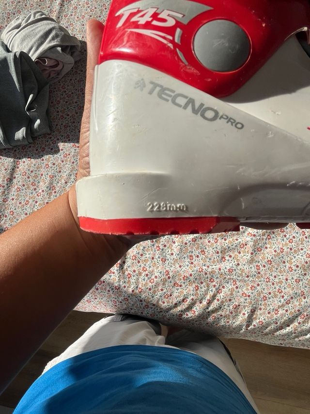 Botas Niños de esquí 228mm y esquís Atomic 80mm