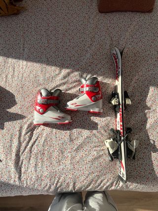 Botas Niños de esquí 228mm y esquís Atomic 80mm