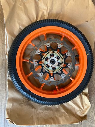 Llanta y Neumático Delantero Moto KTM RC 390 -