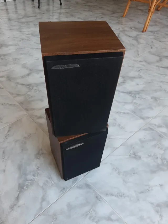 Altavoces Kastell Negro/Marrón