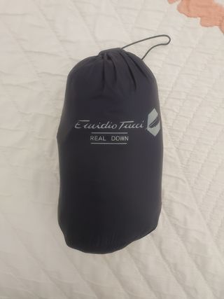 Cazadora de plumas Emidio Tucci azul marino.