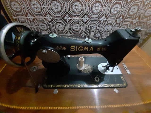 Máquina de coser antigua SIGMA vintage