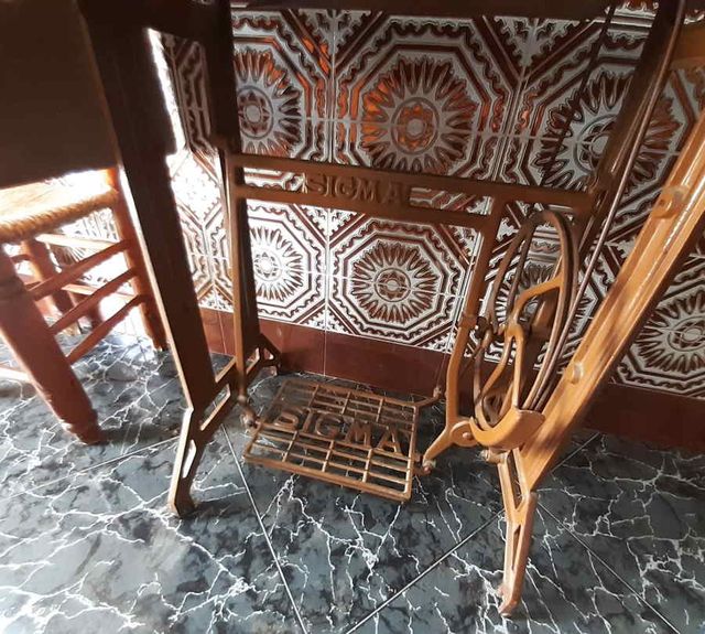 Máquina de coser antigua SIGMA vintage