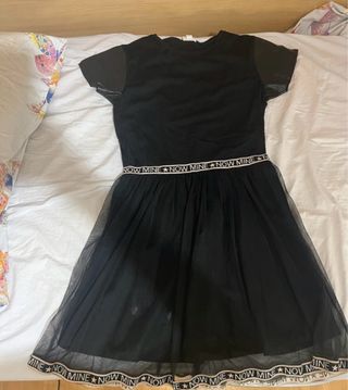 Vestito nero corto con tulle