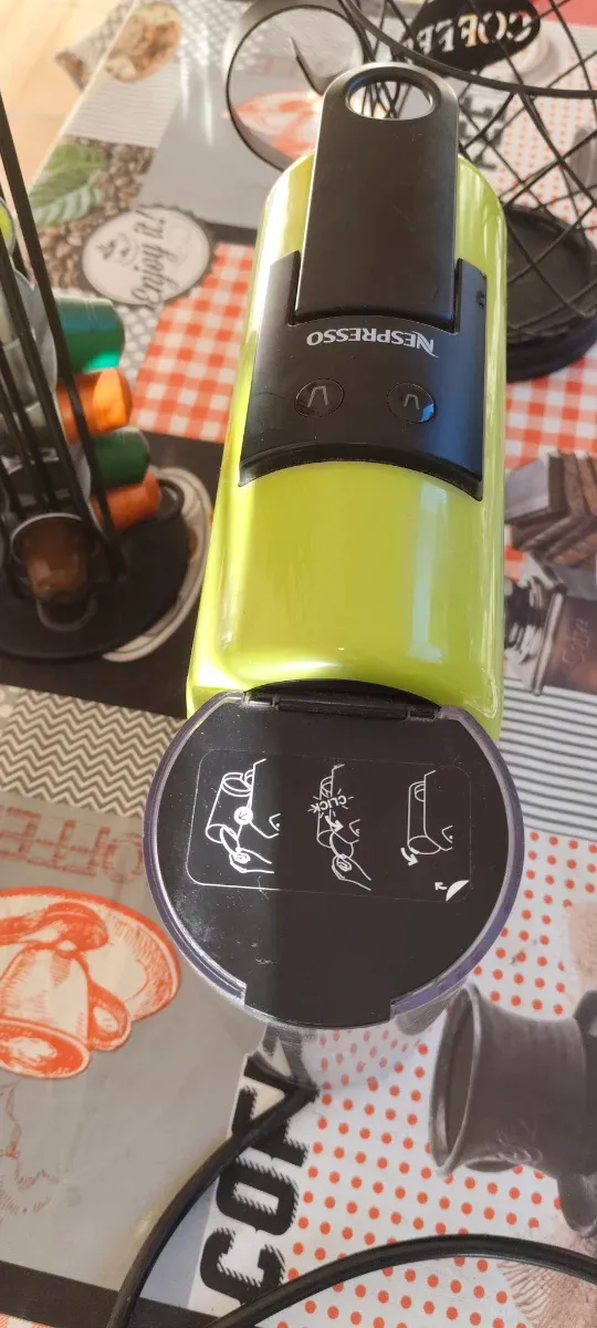 Cafetera Nespresso Verde