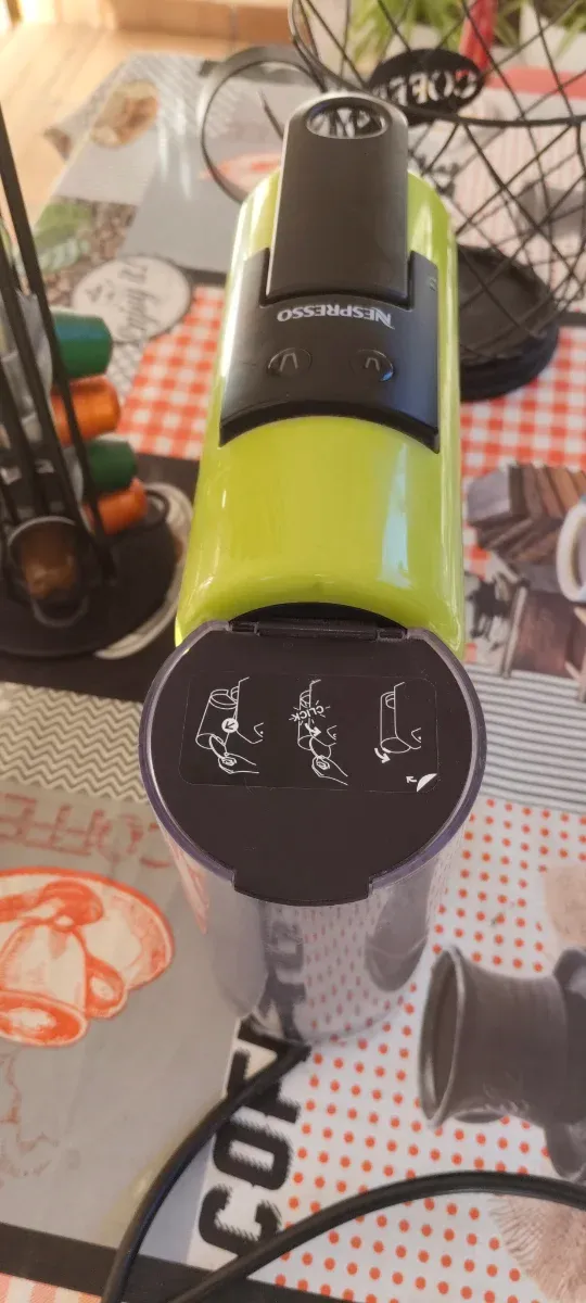Cafetera Nespresso Verde